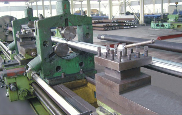 18米車(chē)床在加工拉桿